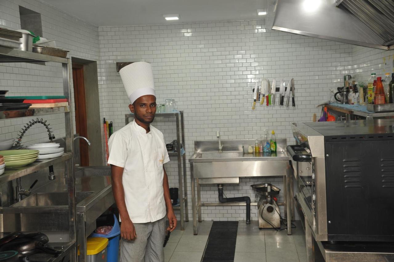 Bk Beach Boutique Hotel - Hikkaduwa Bagian luar foto