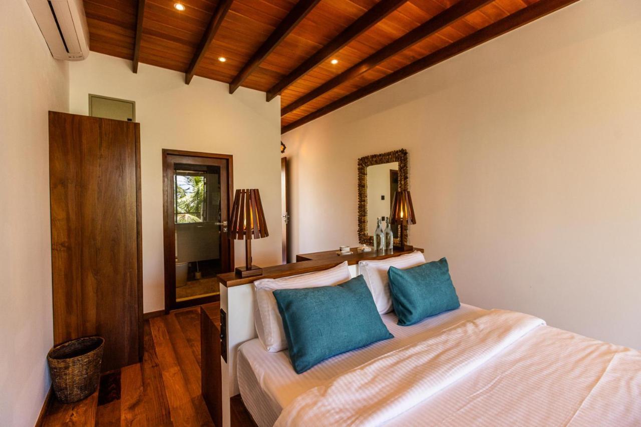 Bk Beach Boutique Hotel - Hikkaduwa Bagian luar foto