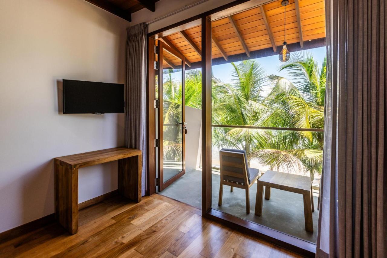 Bk Beach Boutique Hotel - Hikkaduwa Bagian luar foto