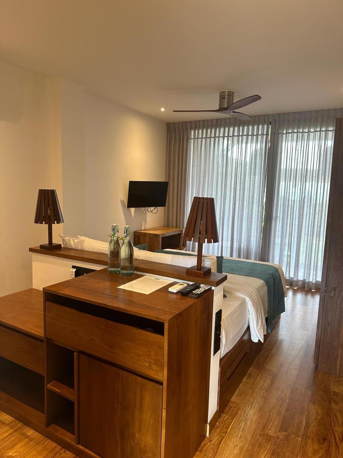 Bk Beach Boutique Hotel - Hikkaduwa Bagian luar foto