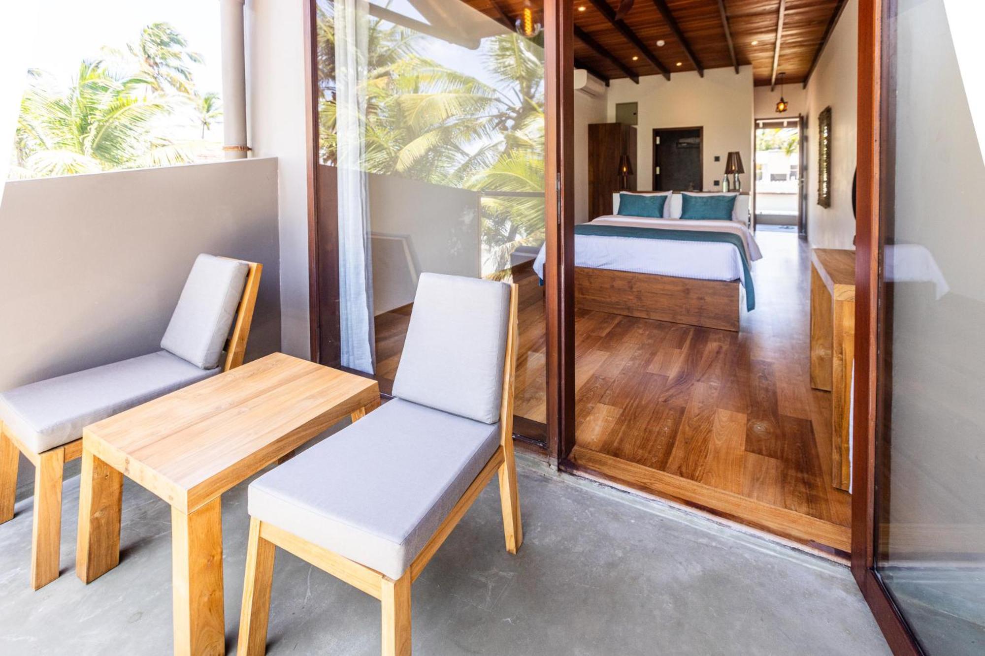 Bk Beach Boutique Hotel - Hikkaduwa Bagian luar foto